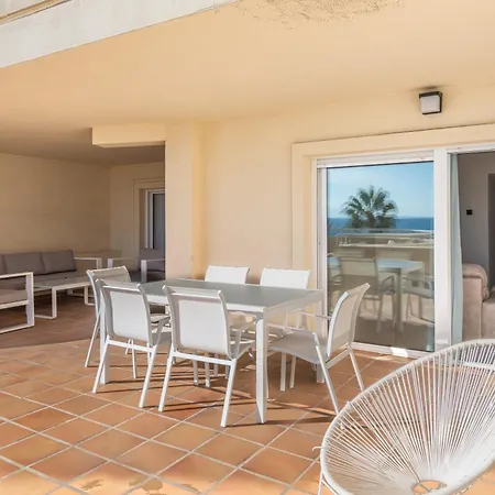 Right On The - 4br Seaview * 에스테포나
