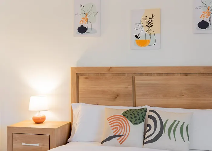 Апартаменты Right On The - 4br Seaview *