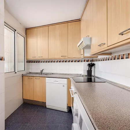 Right On The - 4br Seaview Lejlighed