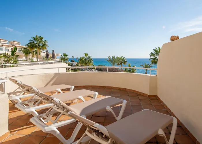 Right On The - 4br Seaview شقة إِستيبونا